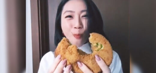Covid-19: Oon Shu An makes ASMR eating videos to 'send love' and support local food establishments, Entertainment News